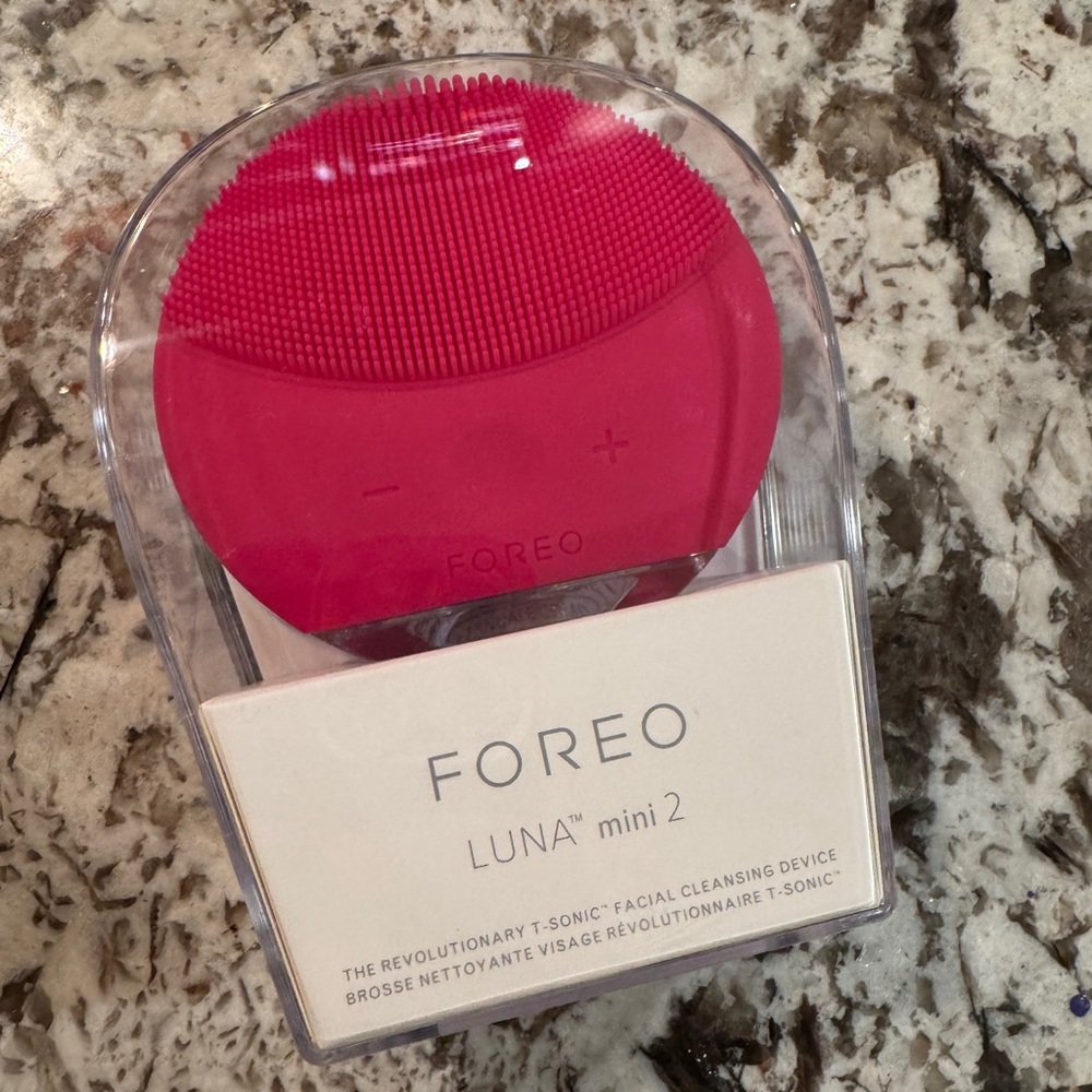 NWT Foreo Luna mini 2 in fushia
